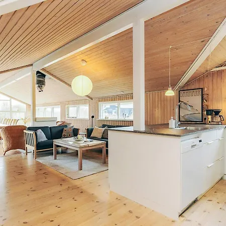 6 Person In Hj Rring *