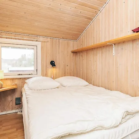 6 Person In Hj Rring