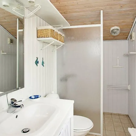 6 Person In Hj Rring *