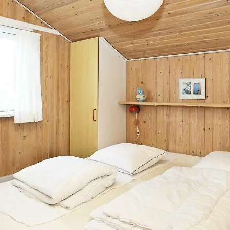 6 Person In Hj Rring